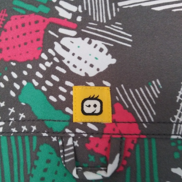 Wonderwink scrub top - Picture 5 of 8